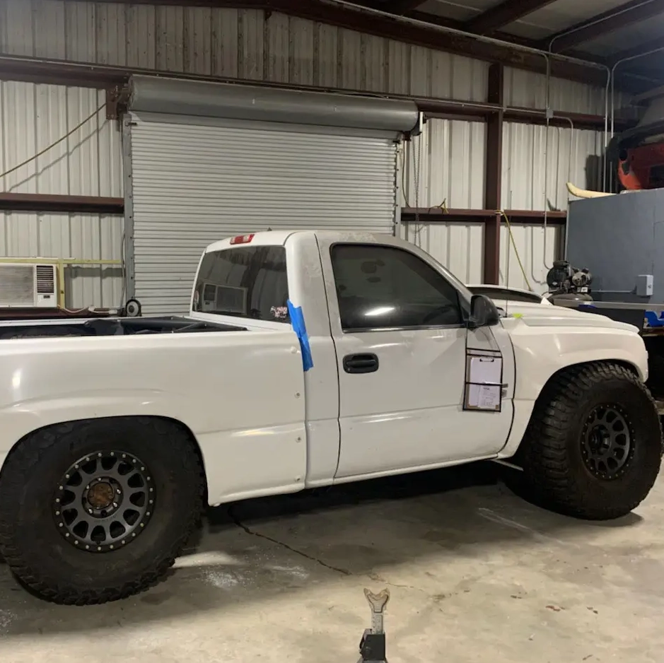 Eric Butler - 2006 GMC 2500HD - thumbnail 10