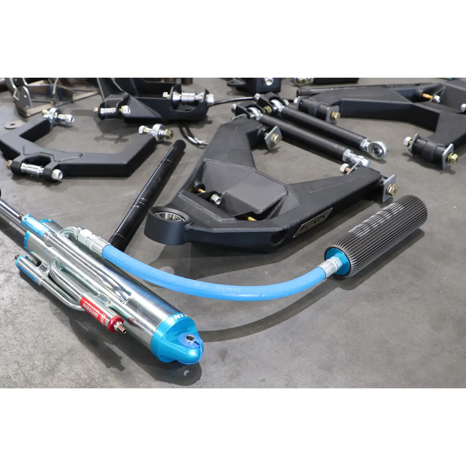 07-21 Tundra 2wd/4wd Race Kit — view 3