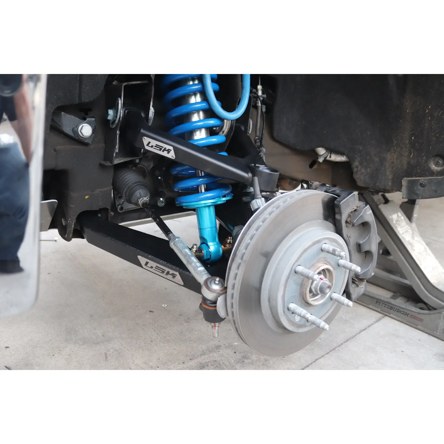 07-18 Chevy/GMC 1500 Lower Control Arms — view 3