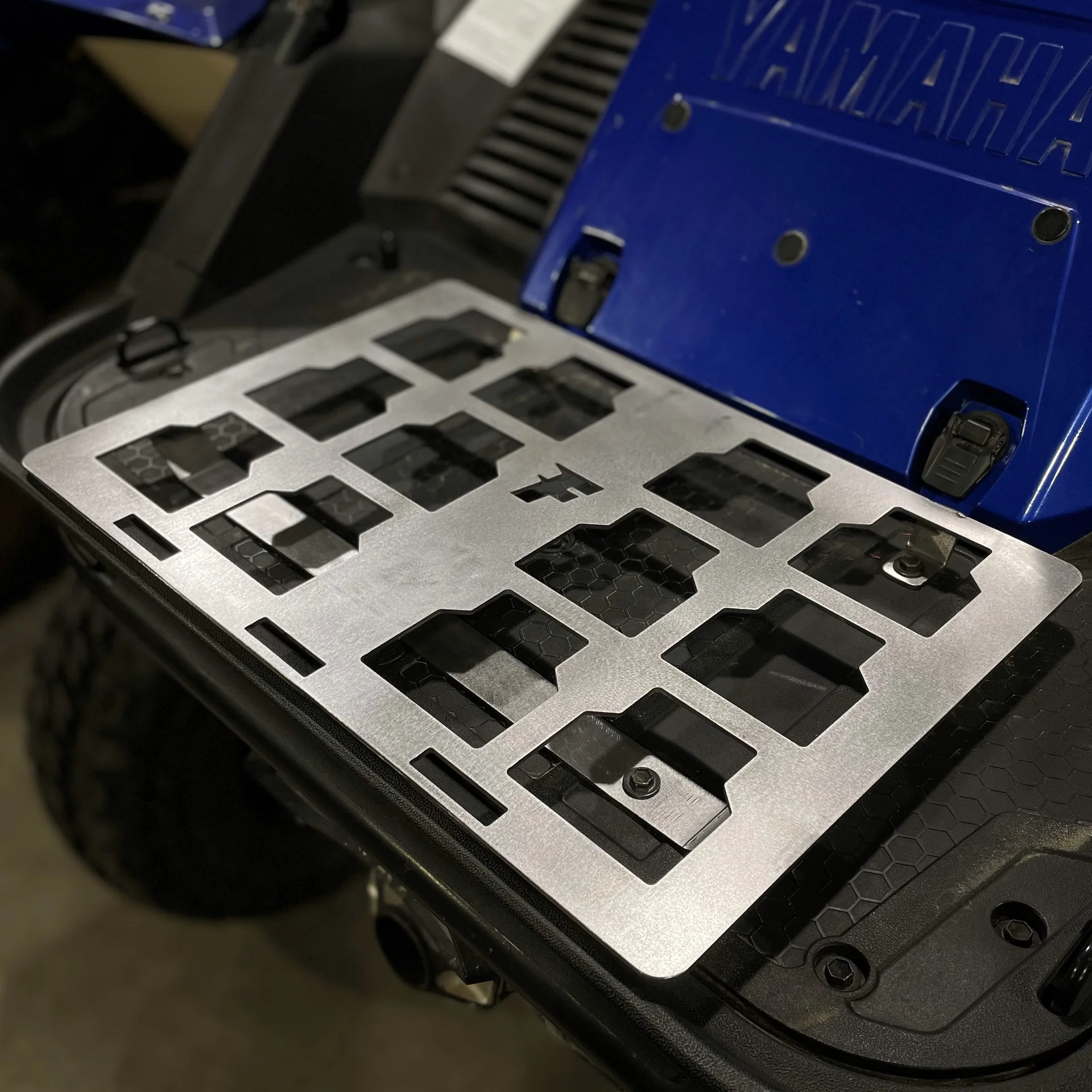 2019 YXZ Bed Milwaukee Double Packout Mount — view 2