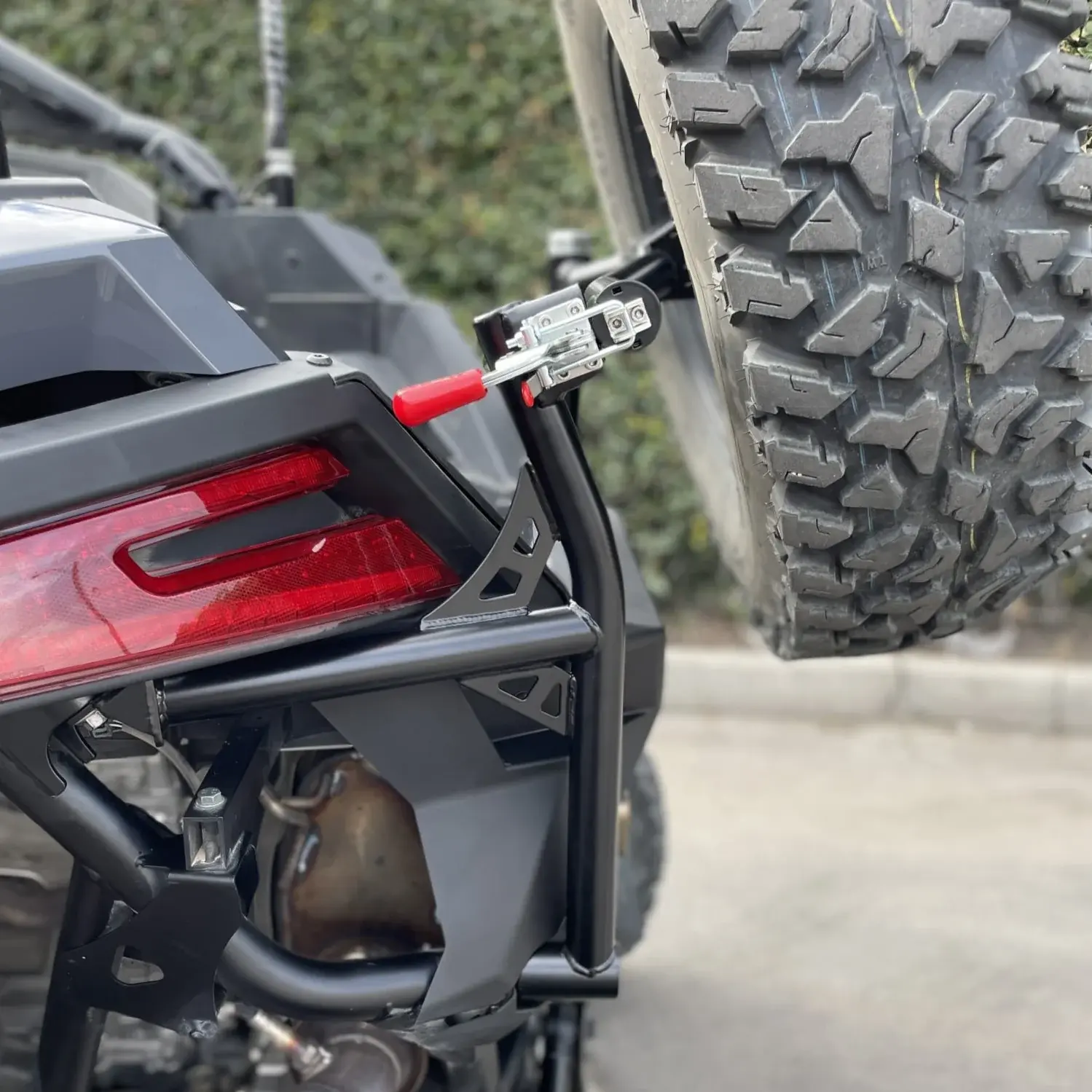 PRO R Swing Out Spare Tire Carrier — view 5